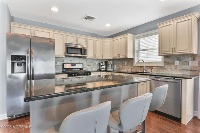 Building Photo - 115 Harding Ave