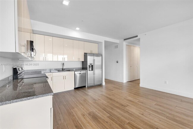 Building Photo - 3265 Bird Ave