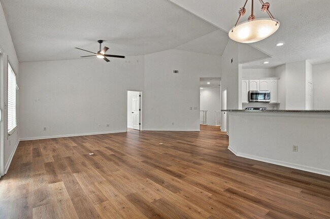 Building Photo - 13 Paddington Ln
