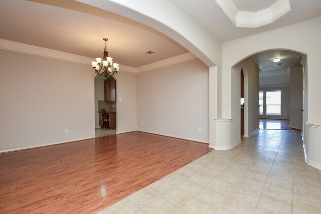 Building Photo - 3217 Mossy Bend Ln