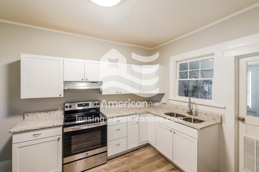 Building Photo - 1638 51st St Ensley