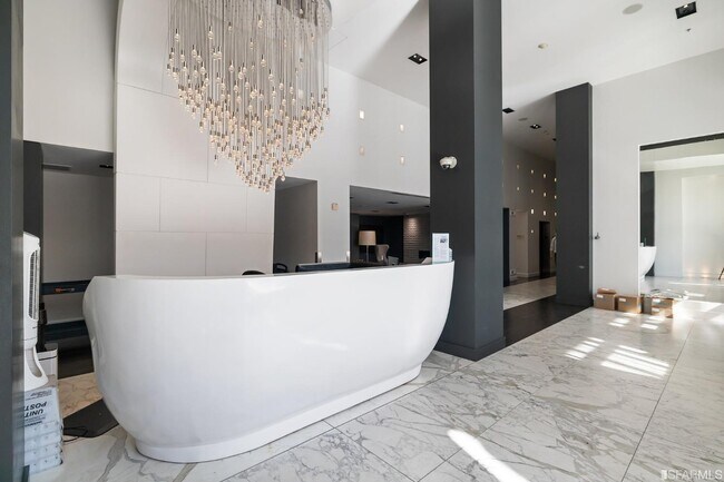 Lobby - 555 4th St
