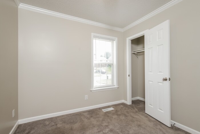 Building Photo - 4819 Shady Pine Dr