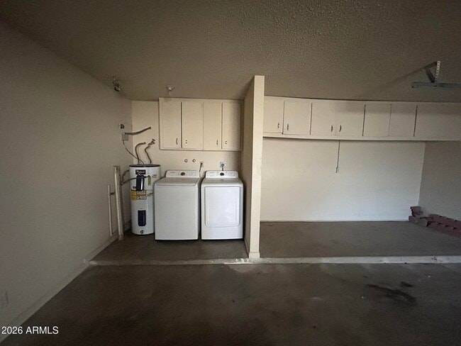 Building Photo - 512 W Malibu Dr