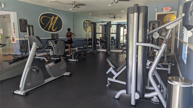 Building Photo - 151 SW 117th Ave