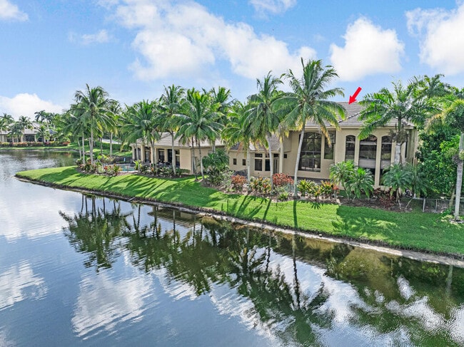 Building Photo - 10513 Versailles Blvd