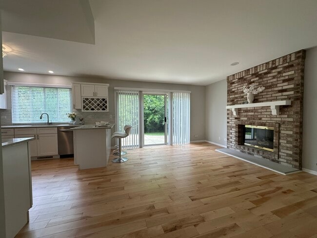 Building Photo - 1469 Braymore Cir W