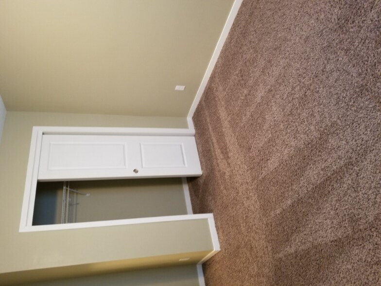 Building Photo - 9061 Burkwood Dr