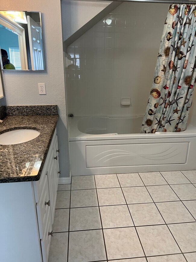 Building Photo - 2280 San Vital Dr