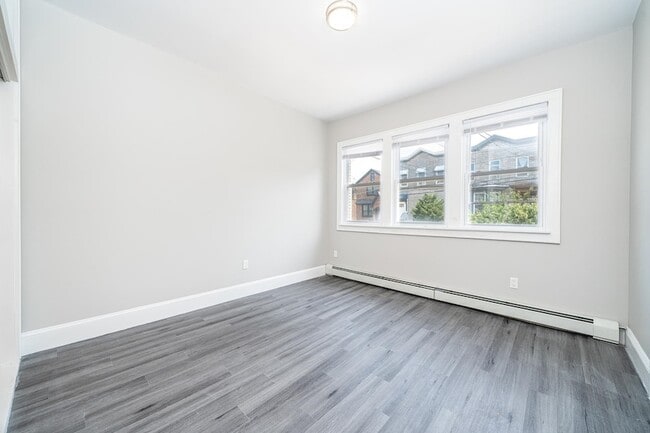 Building Photo - 213 Ogden Ave.