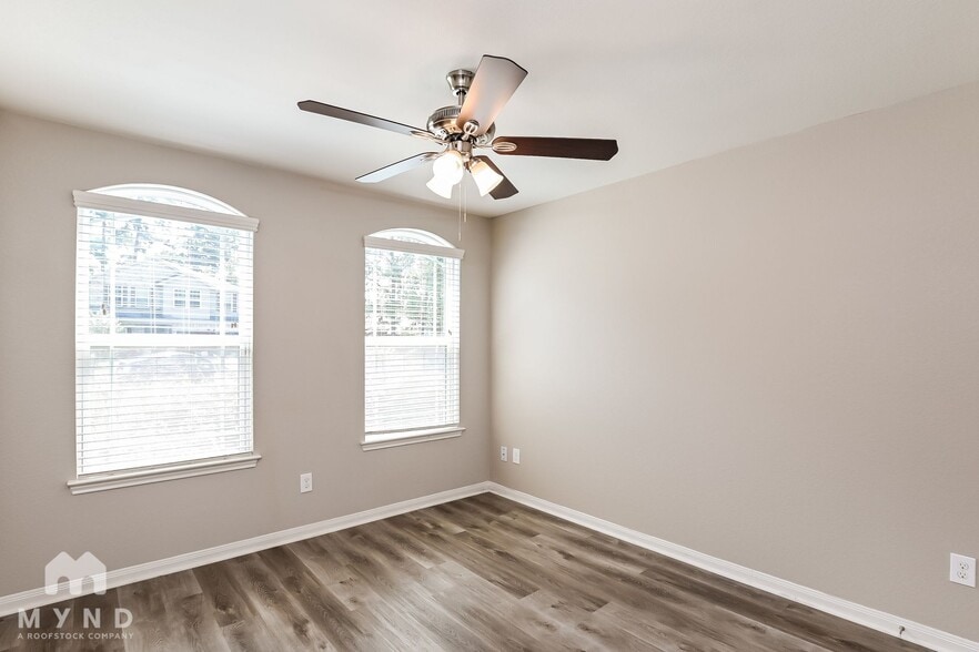 Building Photo - 16658 Bluefin St