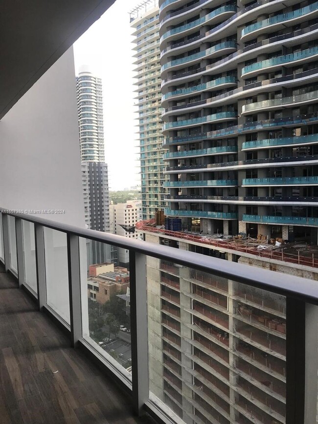 Building Photo - 1010 Brickell Ave