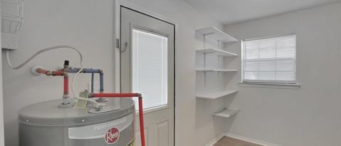 Building Photo - 10601 Silver Creek Dr