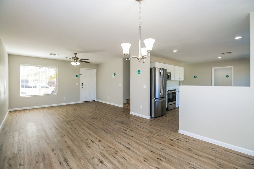 Building Photo - 1198 E Dust Devil Dr