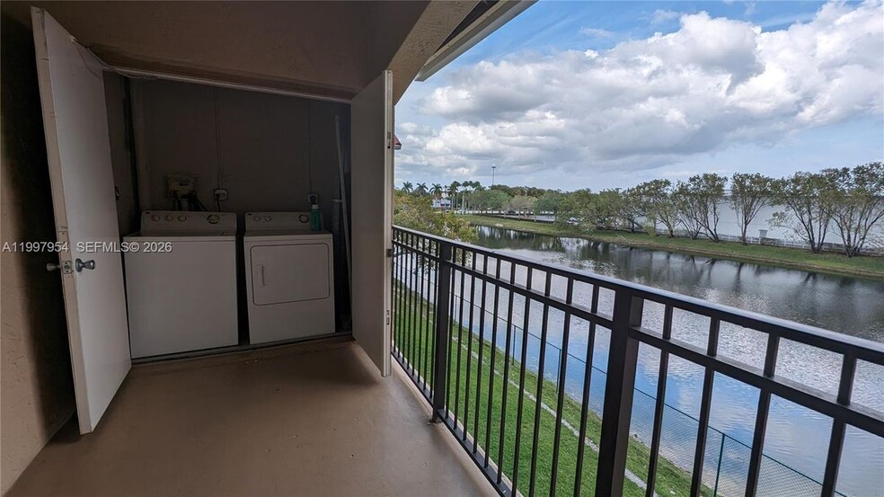 Building Photo - 151 SW 117th Ave