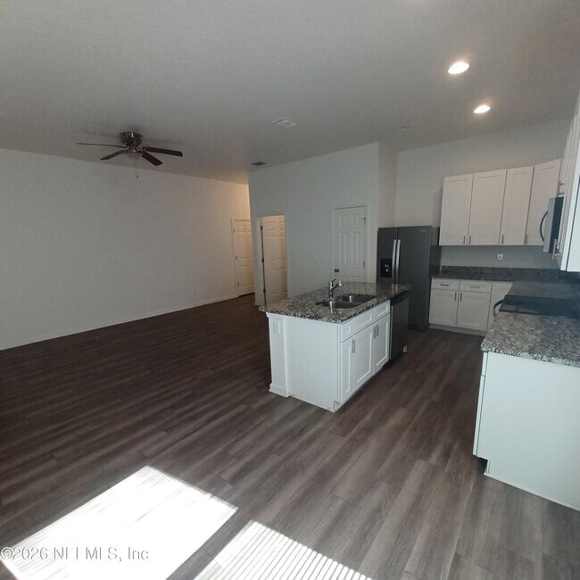 Building Photo - 3006 Alonso Rd