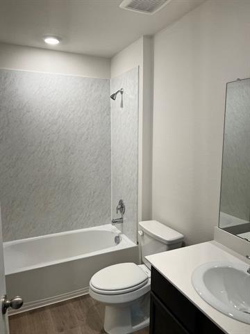 Building Photo - 2400 Montgomery St