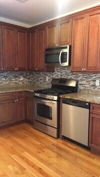 Building Photo - 97 Tichenor St