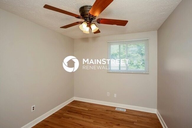 Building Photo - 5 Bedroom Pet-Friendly Home in INDIANAPOLIS, IN with Main Street Renewal