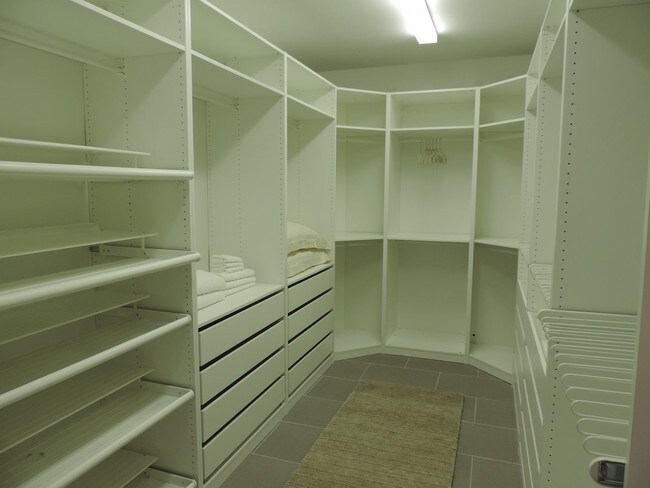 Building Photo - 409 Shiloh Dr