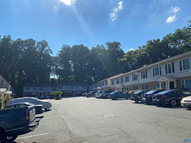 Building Photo - 840 Fountain Ct