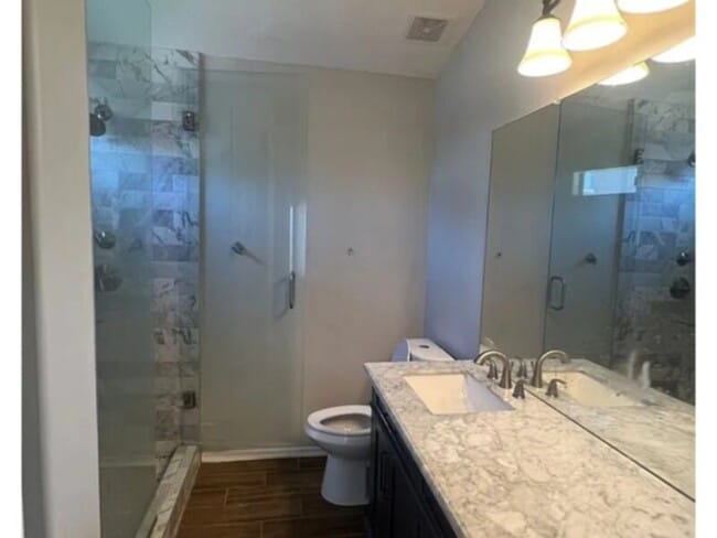 Building Photo - SINGLE LEVEL HOME