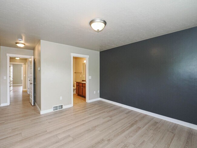 Building Photo - 3794 Lilac Heights Dr