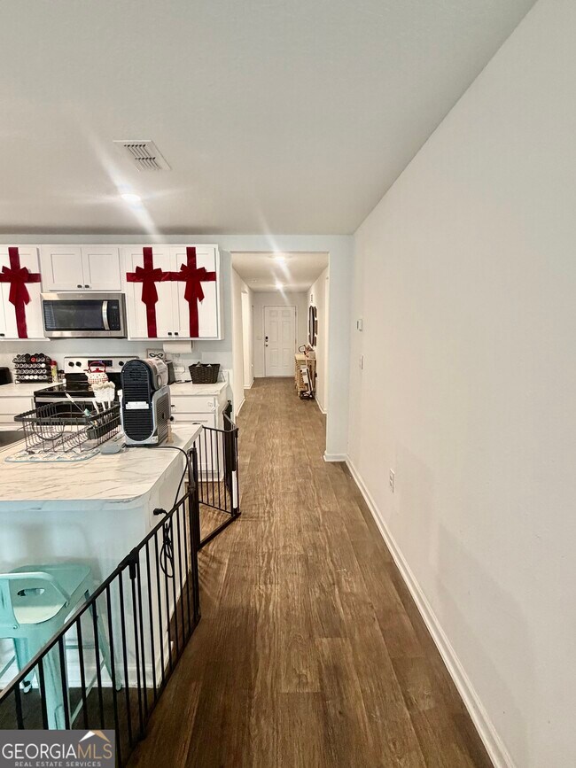 Building Photo - 90 Landing Blvd