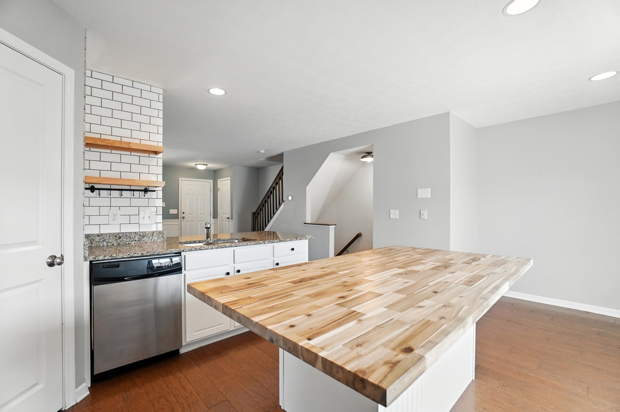 Kitchen - 6169 Needletail Rd