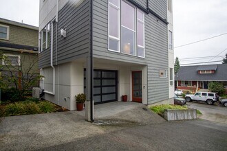 Building Photo - 3Bd/3.25Ba Seattle Home