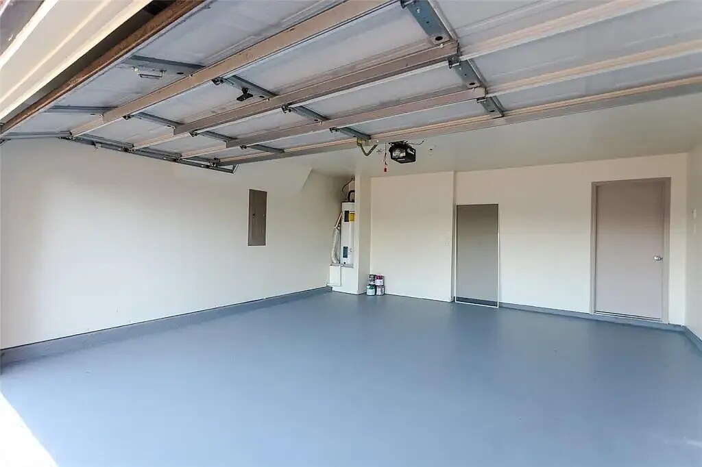 Building Photo - 818 Moss Glen Trl