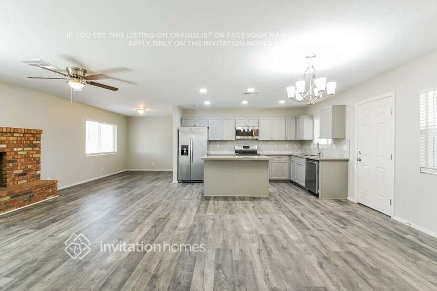 Building Photo - 4555 W Boca Raton Rd