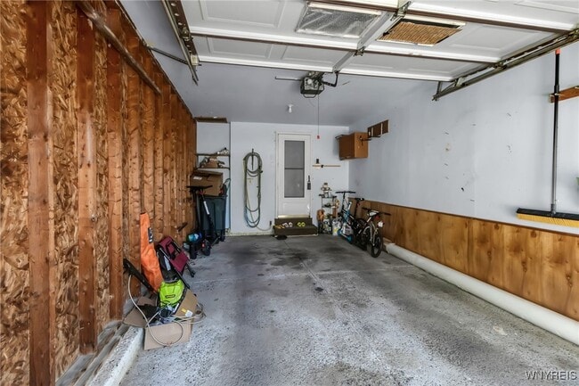 Building Photo - 3058 E River Rd