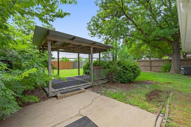 Building Photo - 6906 Pembrough Ln