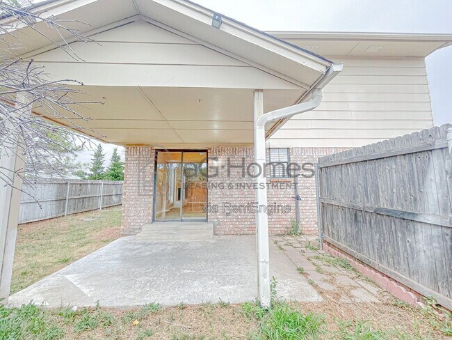 Building Photo - 8412 S Douglas Ave