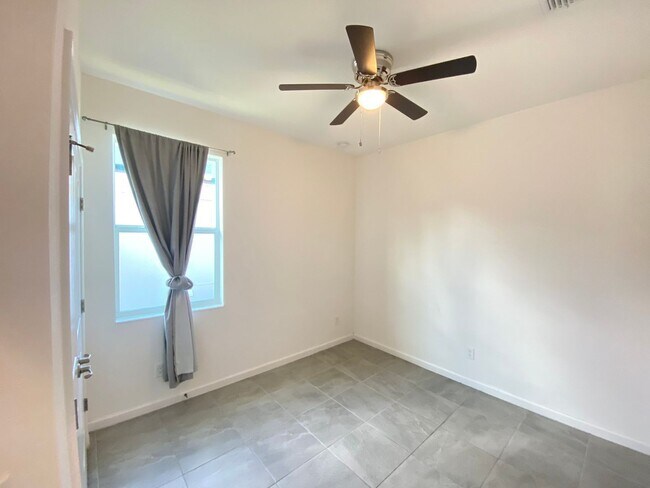 Building Photo - 1273 Hendon Lp