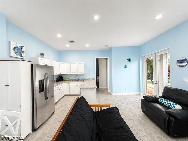 Building Photo - 10919 Parnu St