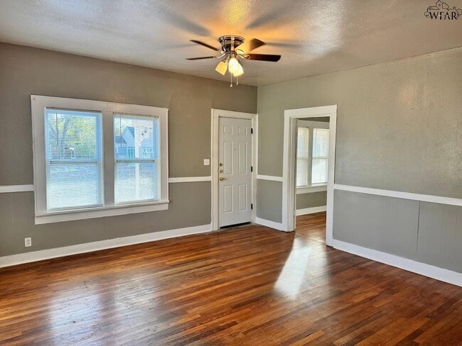 Building Photo - 3008 Cumberland Ave