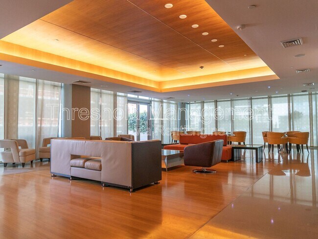 Building Photo - 500 Brickell Ave
