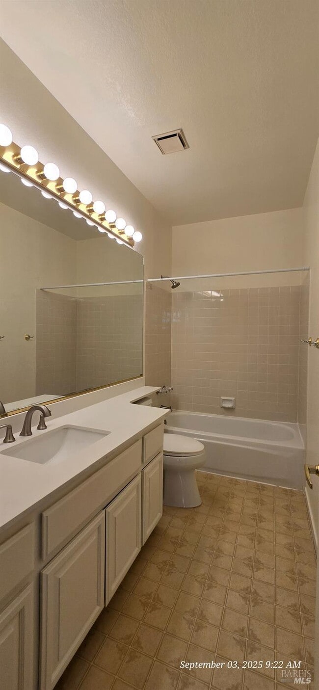 Building Photo - 3288 Ascot Ct