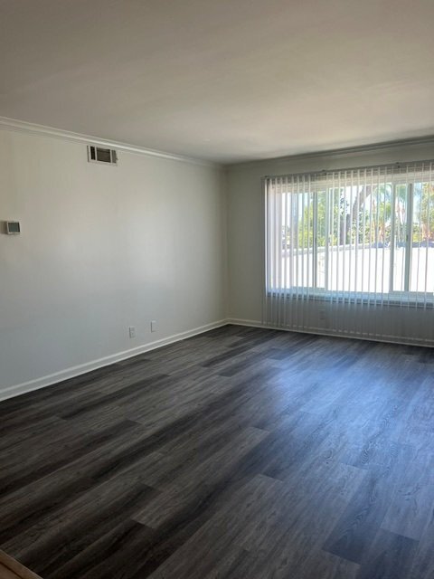 Building Photo - 20327 Saticoy St