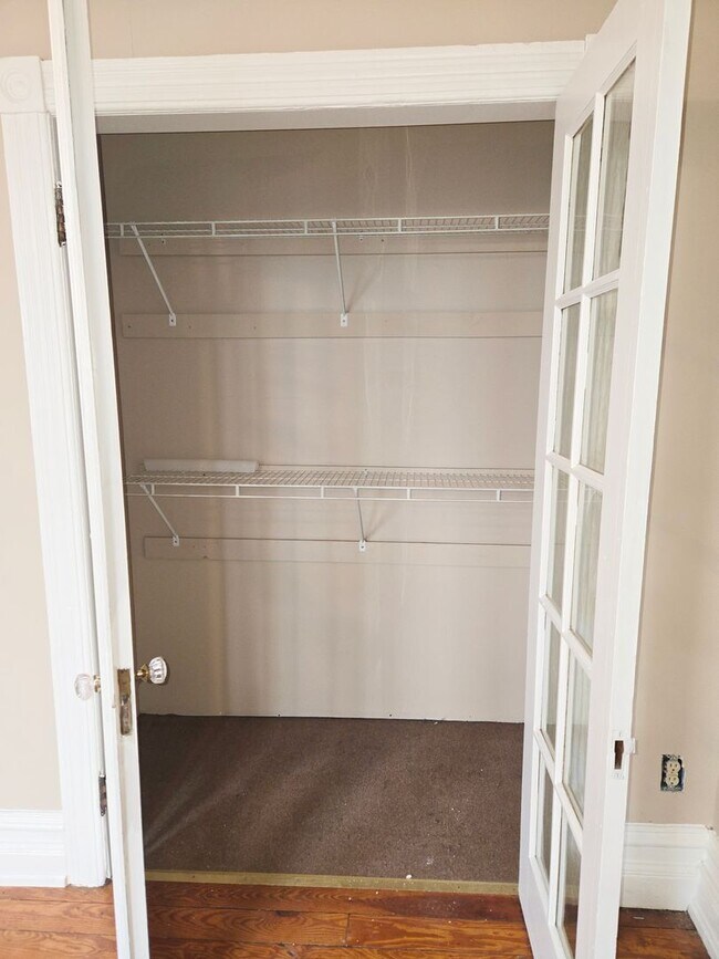 Building Photo - 1402 W Turner St