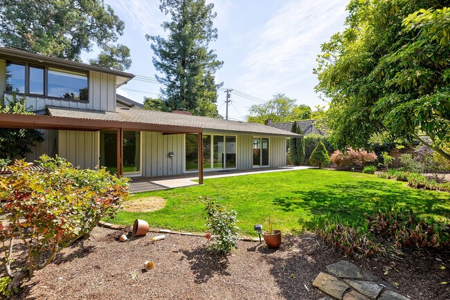 Building Photo - Beautiful Felton Garbles Neighborhood