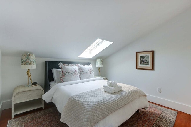 Building Photo - 415 Whitaker St