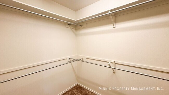 Building Photo - 6804 Oakridge Ave