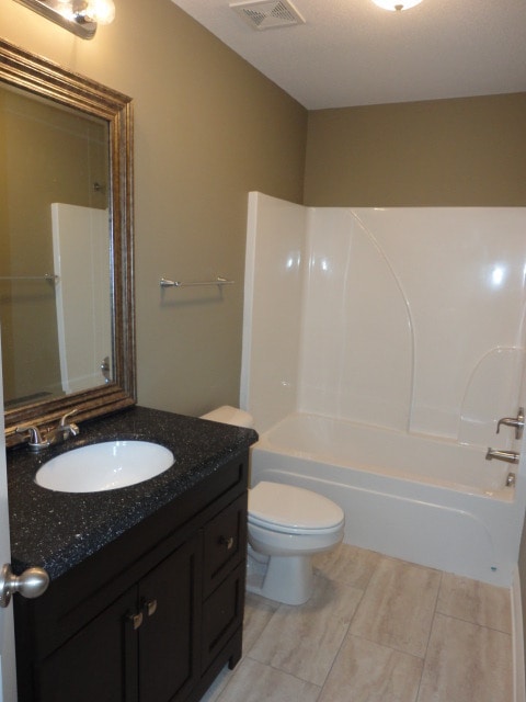 Building Photo - Stylish 3BR/2.5BA Two-Story Home with Fenc...