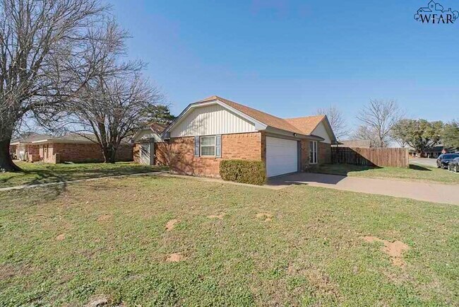 Building Photo - 1223 Amherst St