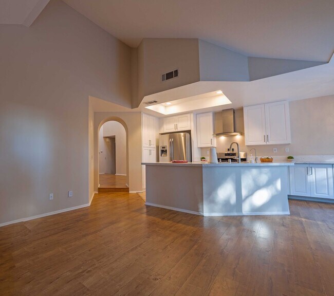 Building Photo - Charming Home for Now Leasing in Thousand Oaks!