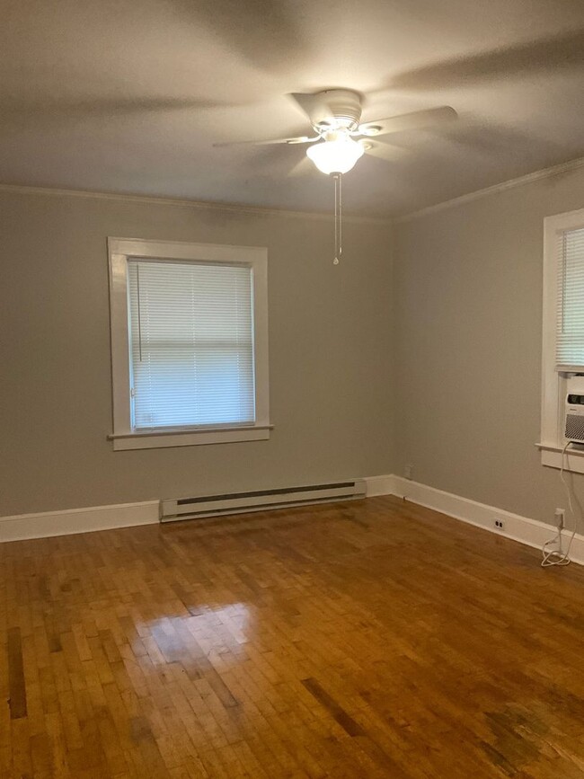 Building Photo - Two bedroom home in Charlotte - Spacious h...