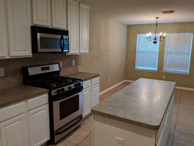 Building Photo - 27139 Pine Crossing Dr